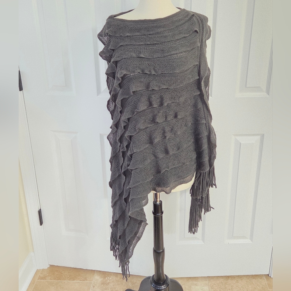 MAX EDITION RUFFLED LAYERS WITH FRINGE SHAW SWEATER WRAP CHARCOAL GREY ONE SIZE
